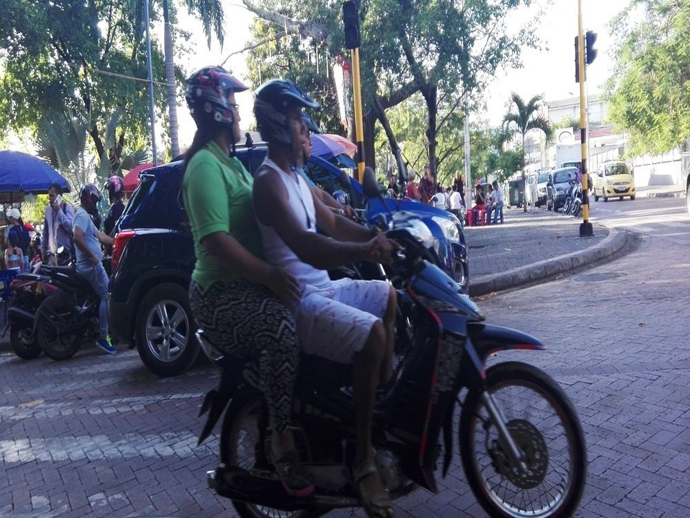 Hoy inicia el toque de queda para menores de edad en todo Cundinamarca. También se prohíbe el tránsito de motocicletas con  parrillero en el departamento
